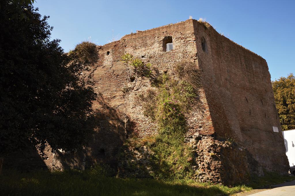 The Building Rom